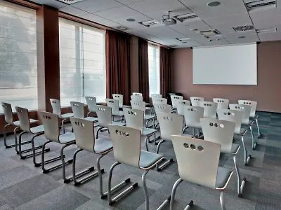 Готель Campanile 3*