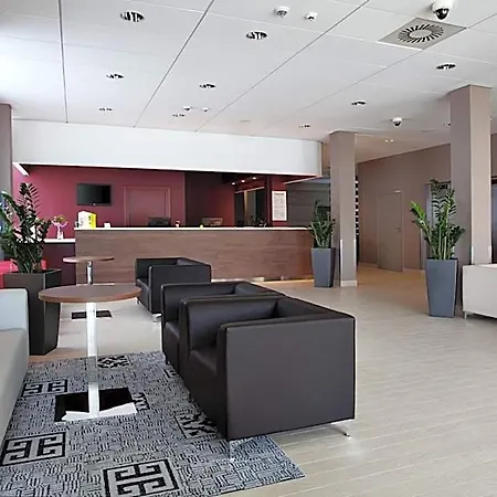 Campanile Hotell 3*